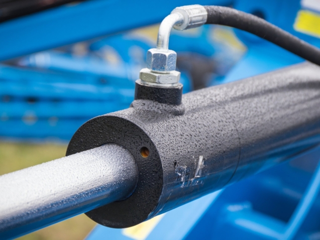 e23083037a50e6b51d4a85311edf17ce06aad373406e0e50557d6678f2806303